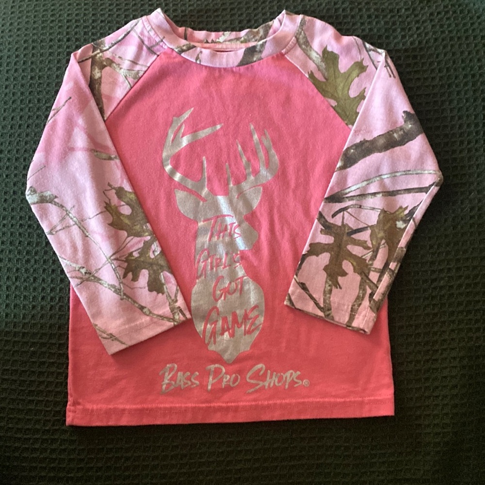 ☀️5 for 25☀️ Bass Pro Shop Girl’s Pink Camo Shirt Sz XS 5-6